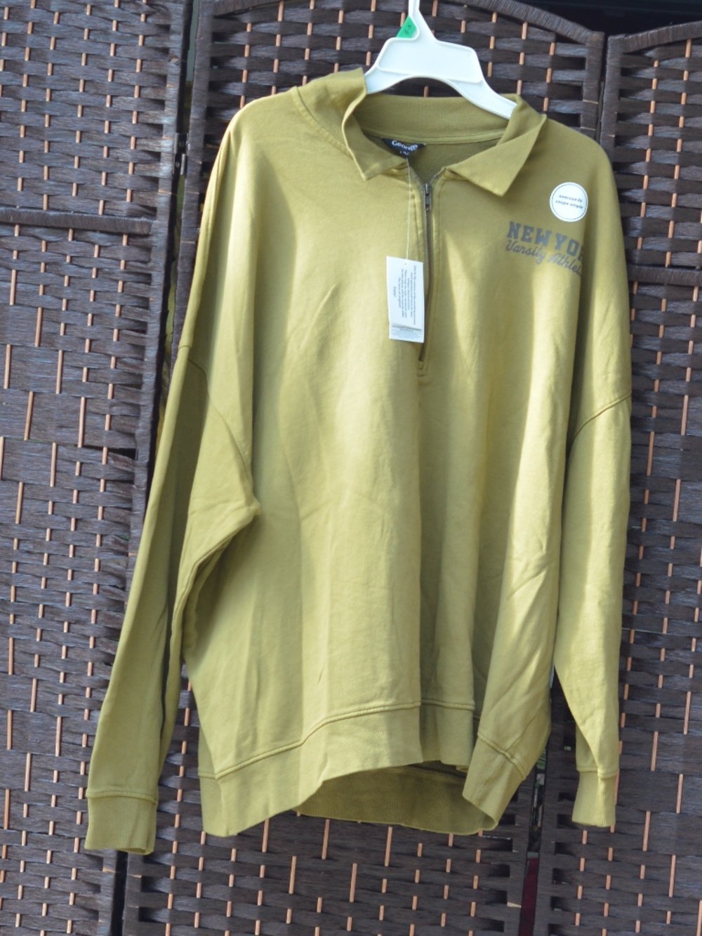 Mens Khaki Green Sweatshirt NWT Sizes 2XL and XL NWT